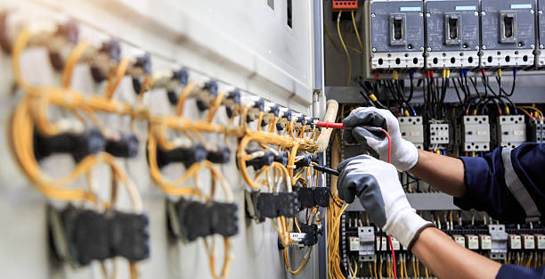 Professional Electrician technician working in Jacksonville, AL